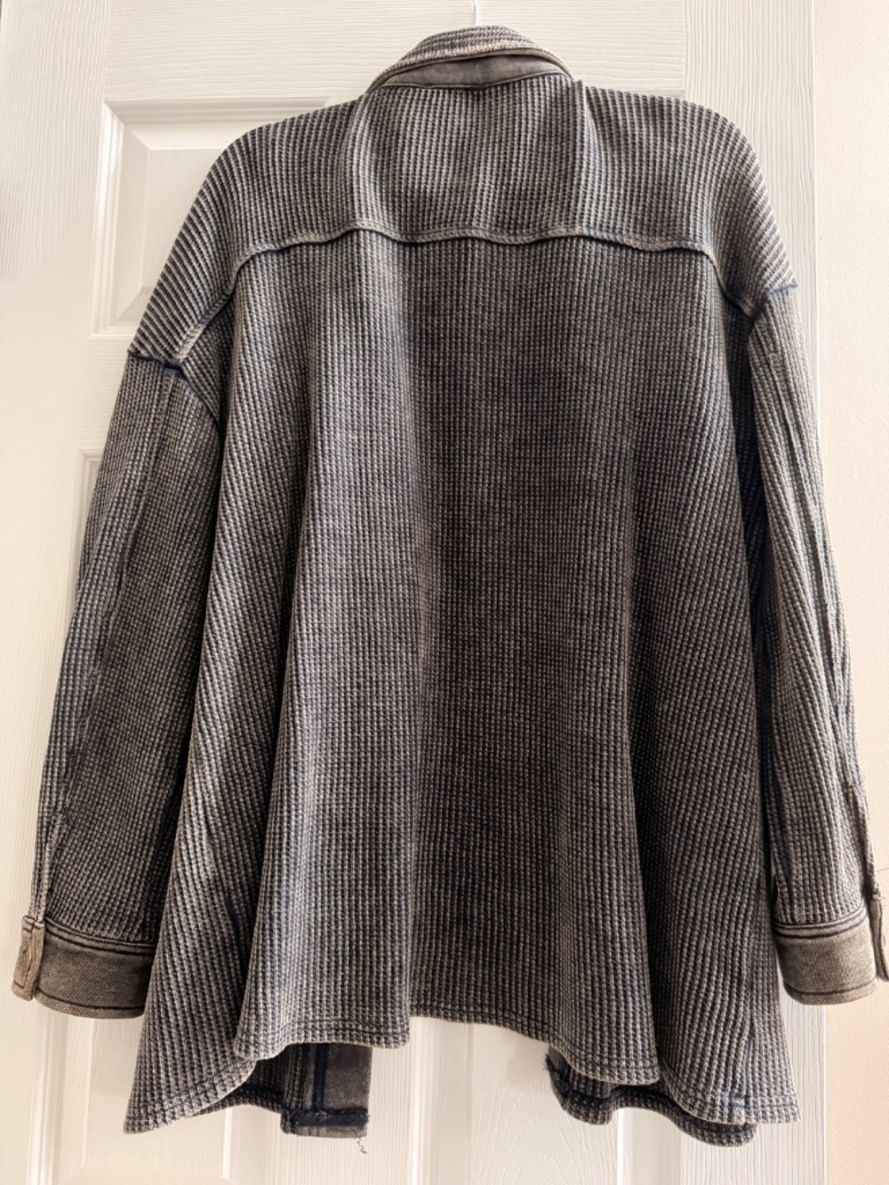 VICI Boutique Rigo Mineral Wash Waffle Thermal Button Shacket M - Picture 6 of 7